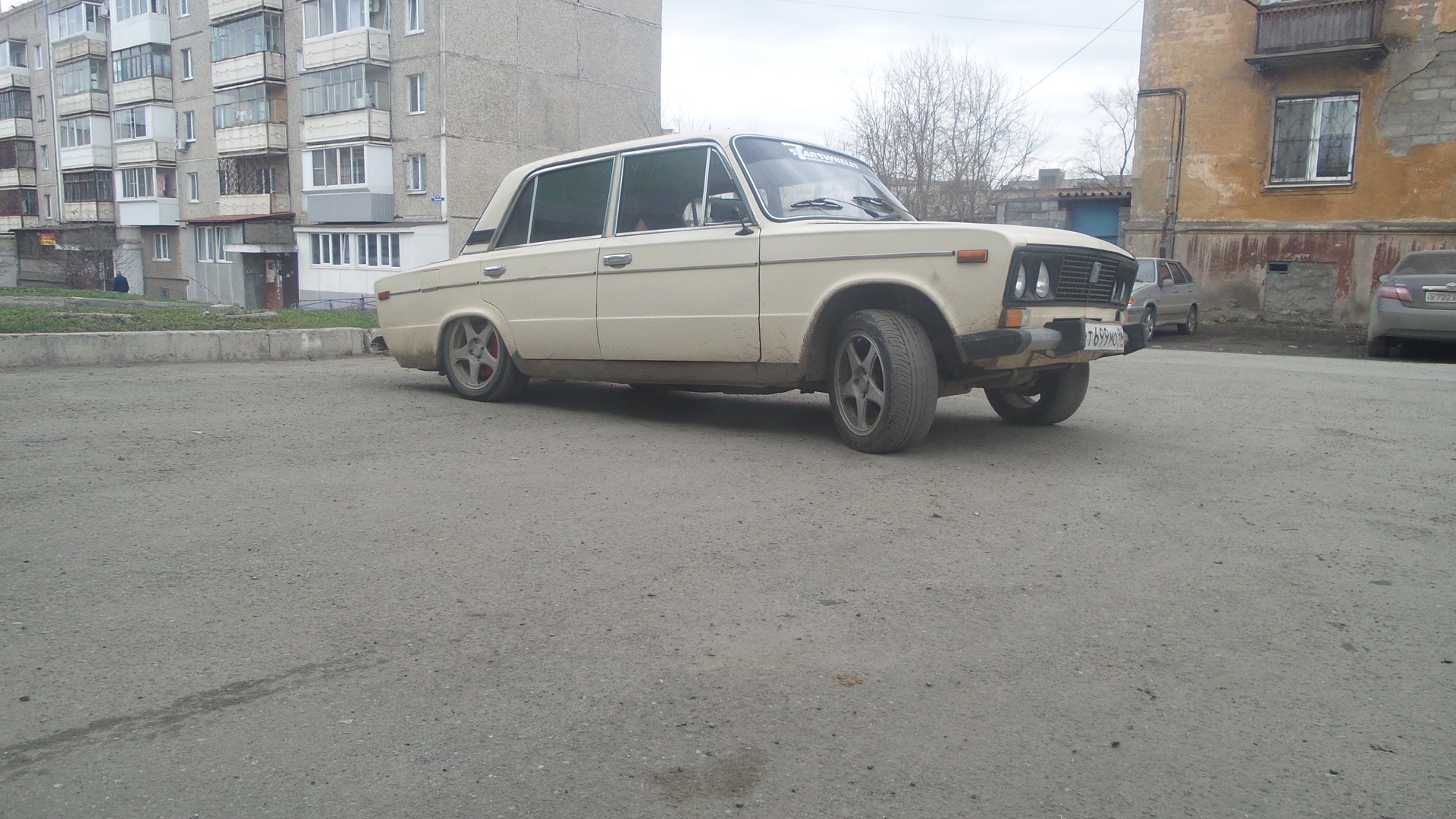 Ваз 2106 без. ВАЗ 2106 без пружин. ВАЗ 2106 без задних пружин. ВАЗ 2107 без задних пружин. Пружины ВАЗ 2106 без пружин.