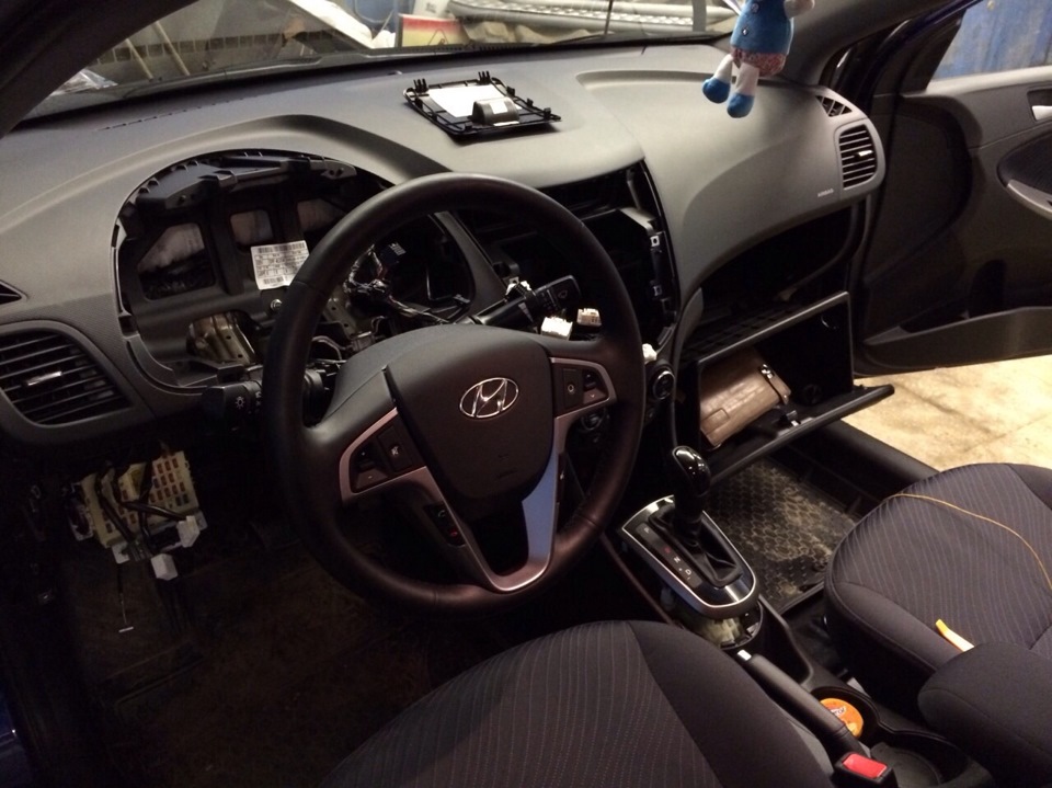 Установка сигнализации — Hyundai Solaris, 1,6 л, 2015 года ...