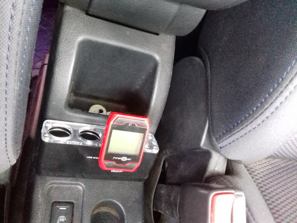 Дополнительный заряд — Nissan Tiida (1G), 1,8 л, 2009 года | аксессуары ...