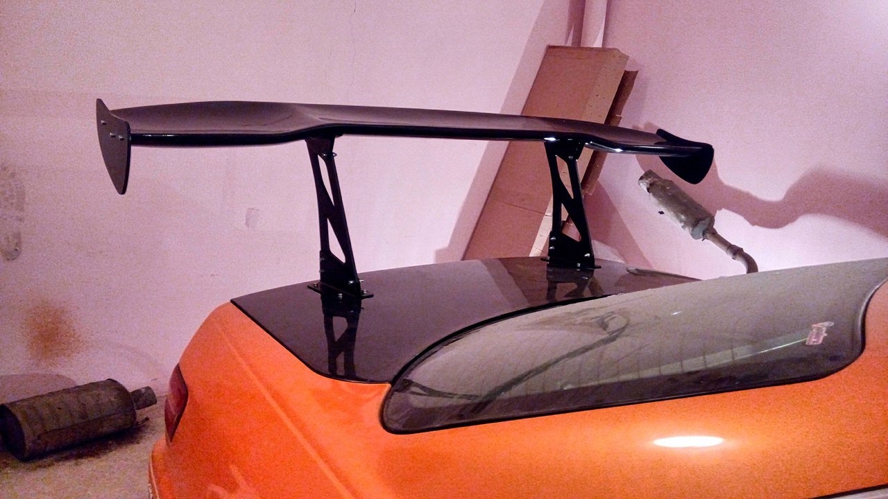 Спойлер к52020. Карбоновый спойлер amg 63. Спойлер и антикрыло. 7711223738 спойлер. Аэродинамика антикрыла.