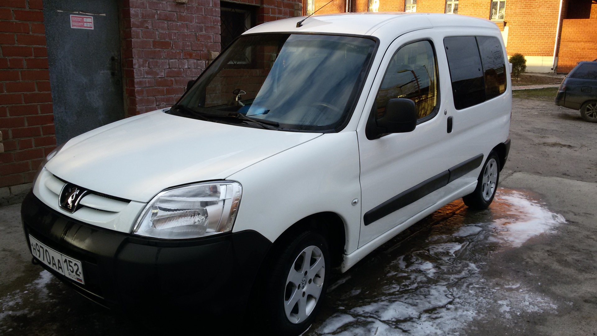 Peugeot Partner 1.4 бензиновый 2010 | Белый сон на DRIVE2