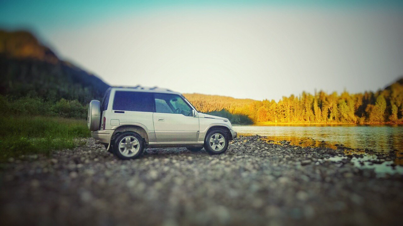 Дром сузуки эскудо. Suzuki Escudo Helly Hansen. Сузуки эскудо 2002. Сузуки эскудо 2 поколение. Сузуки эскудо 1996.