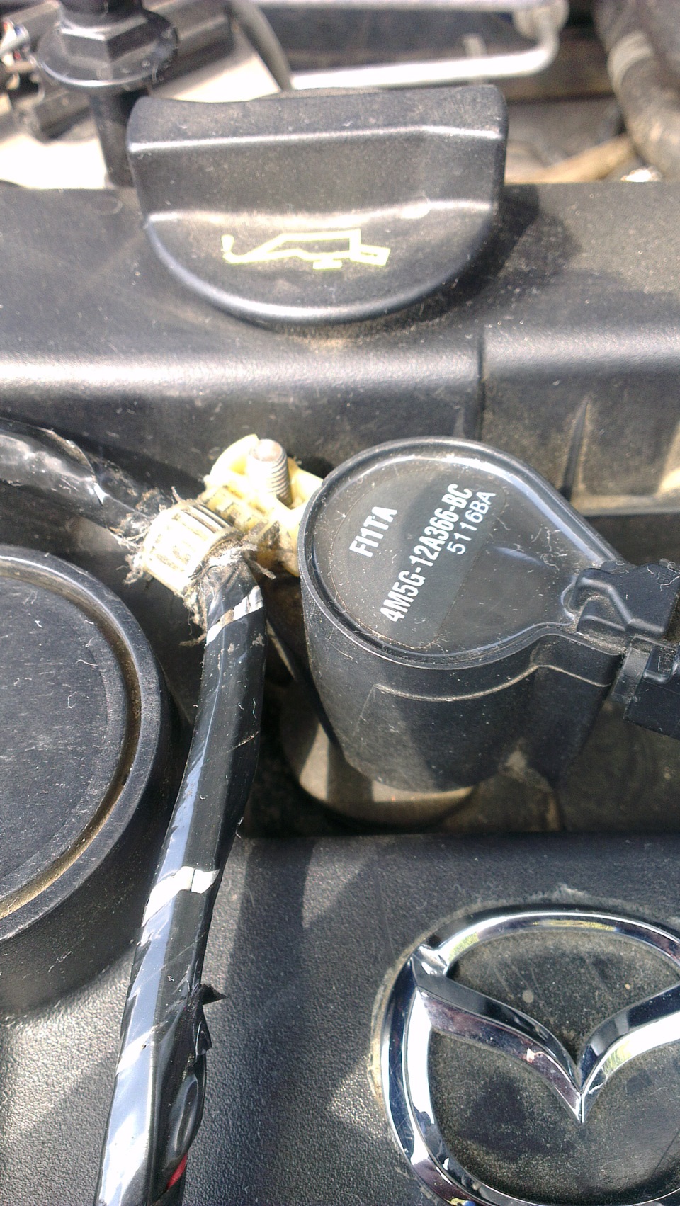 Прокручивается шпилька катушки зажигания — Mazda 3 (1G) BK, 2 л, 2005 ...