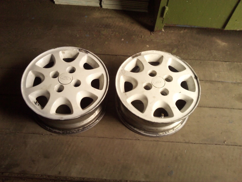 Кому литье r14, на 4 болта-2шт. Ford Escort, Ford Mondeo. — Ford Mondeo ...