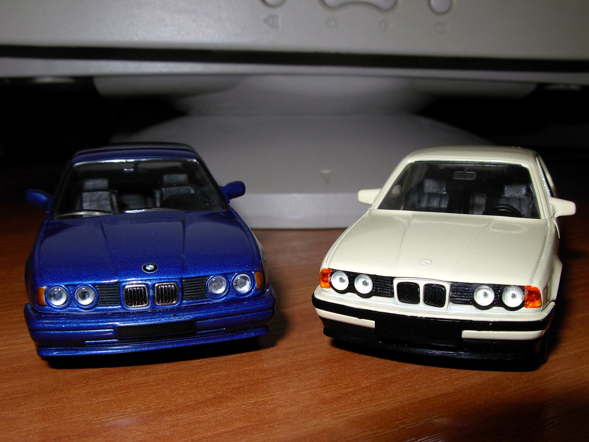 Бмв игрушка купить. BMW e34 1/43. BMW e34 1/18. BMW e34 535. Модель BMW m5 (e34).