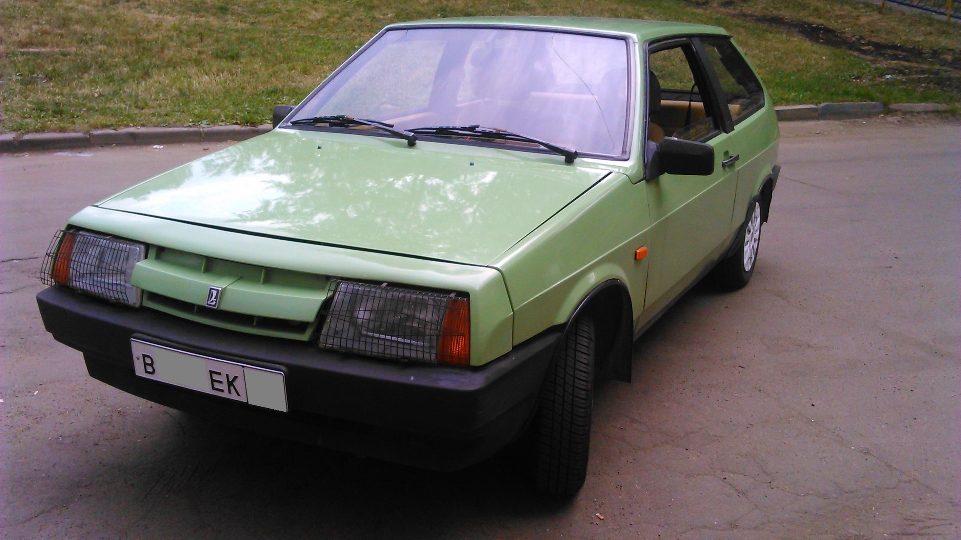 Lada 2108 1.3 бензиновый 1985 | Цвет: