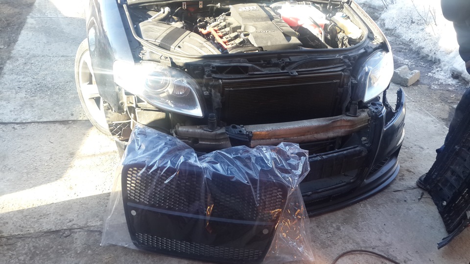 Бампер снят, решетка ждет своей участи)) — Audi A4 (B7)