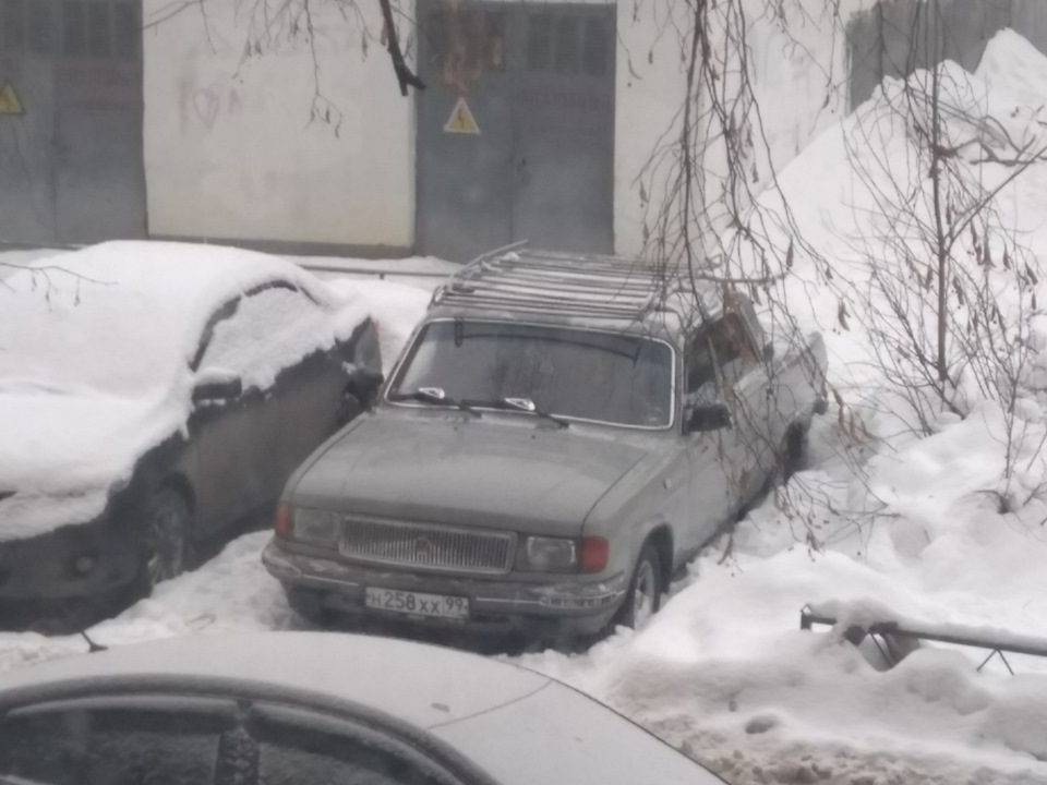 Благополучно скончался реле-регулятор у меня на Волге. — ГАЗ 31029, 2,5 ...