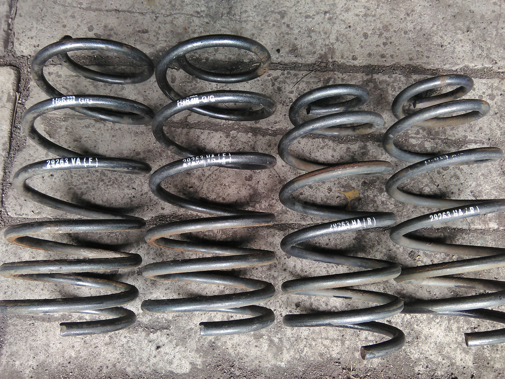 пружины h&r -40. H&r пружины +30mm. 8. пружины h&r passat b5. авео т250 пружины занижением.