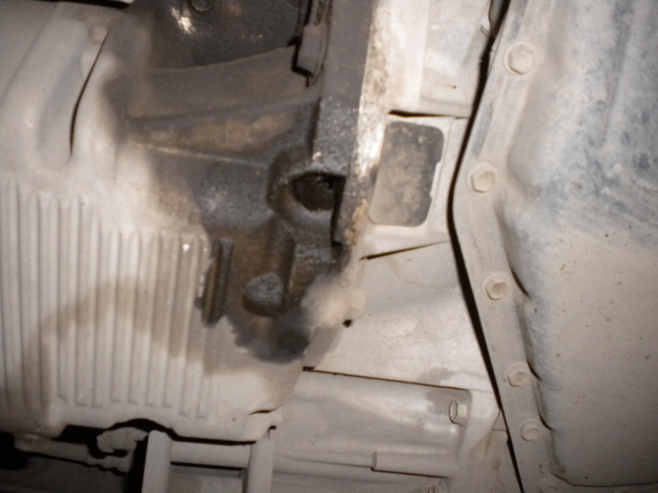 Пока менял наконечник наконечник рулевой рейки, вот что обнаружил ещё ...