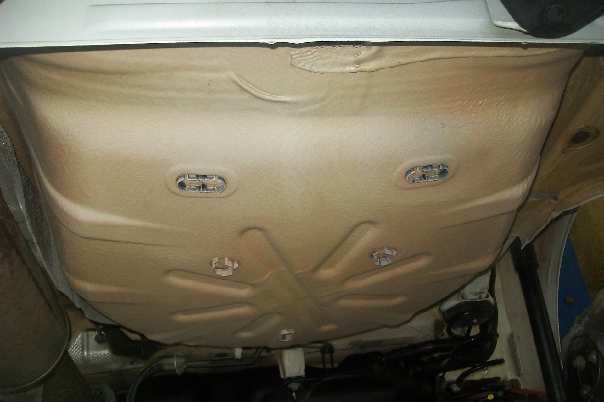 Жидкие подкрылки и шумоизоляция днища — Nissan Almera V (G11/15), 1,6 л ...