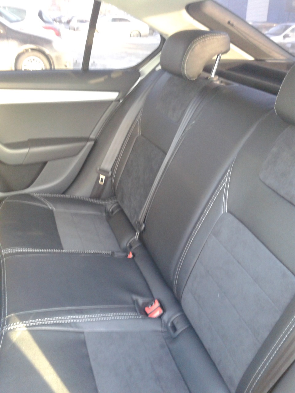 Задние сидения — Skoda Octavia A7 Mk3