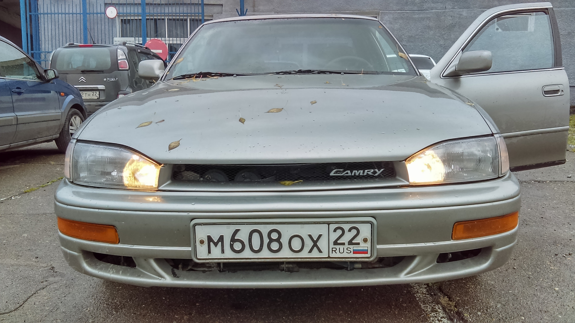 Дневные ходовые огни на штатной оптике (дальний на 40% накала) — Toyota  Camry (XV10), 3 л, 1995 года | тюнинг | DRIVE2