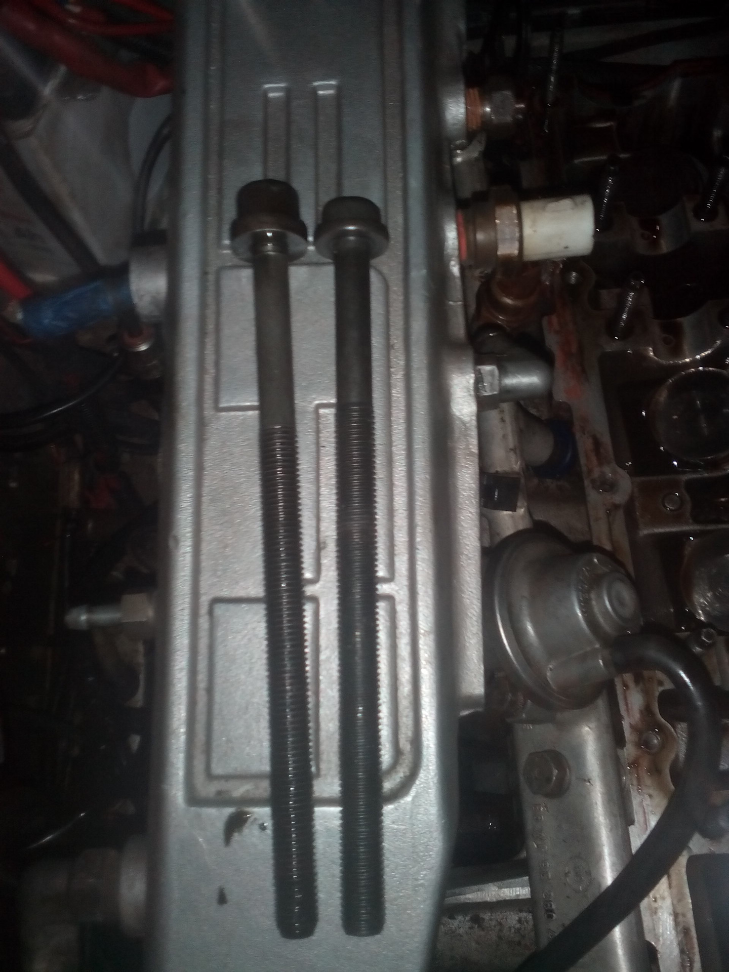 Масло в розширительном бачке. #2 — Ford Sierra, 1,6 л, 1990 года ...