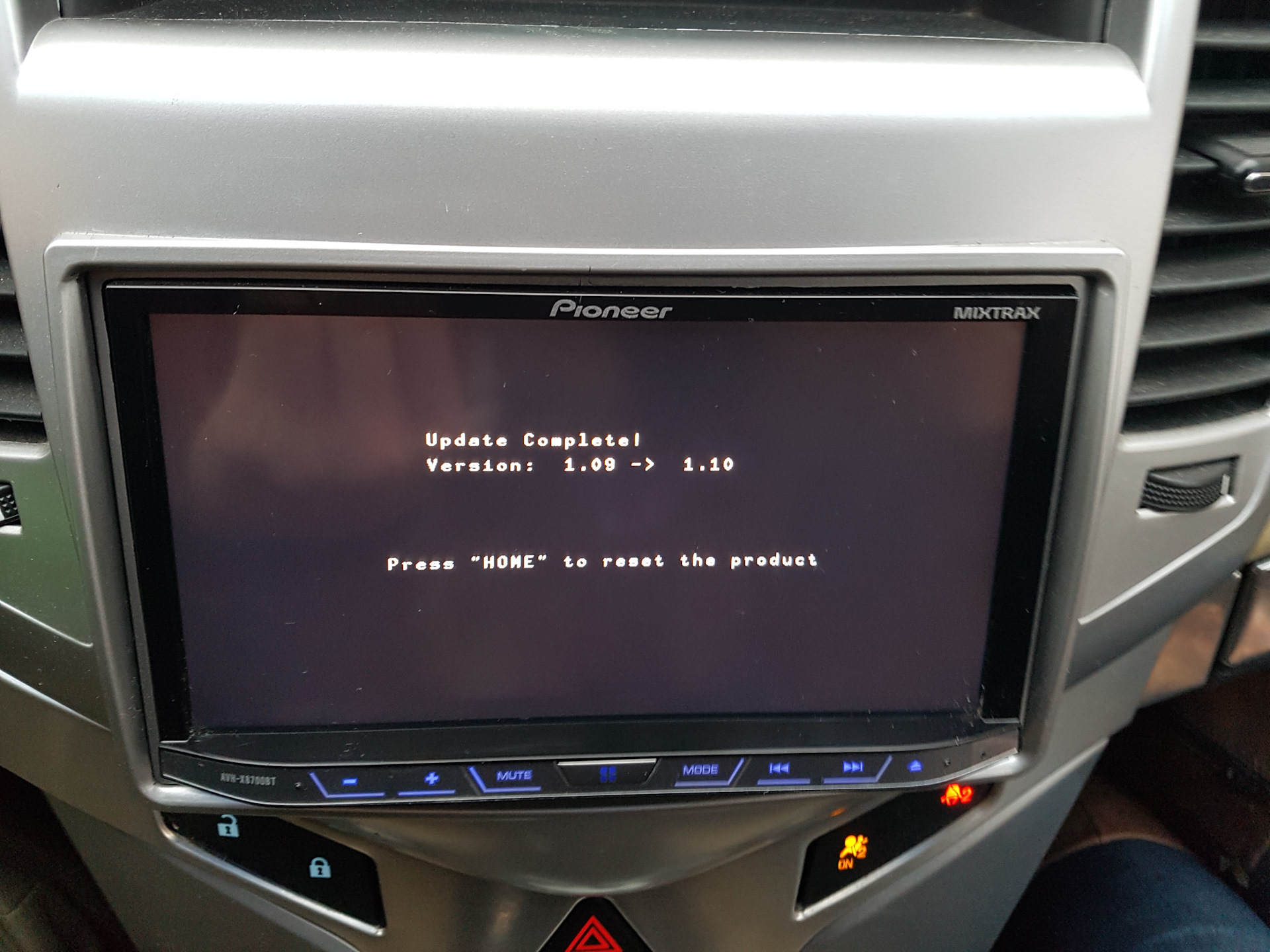 Как обновить магнитолу. Pioneer AVH-x8700bt. Обновление магнитол. Обновления магнитолы Пионер. Обновление магнитолы Pioneer AVH x4500dvd.