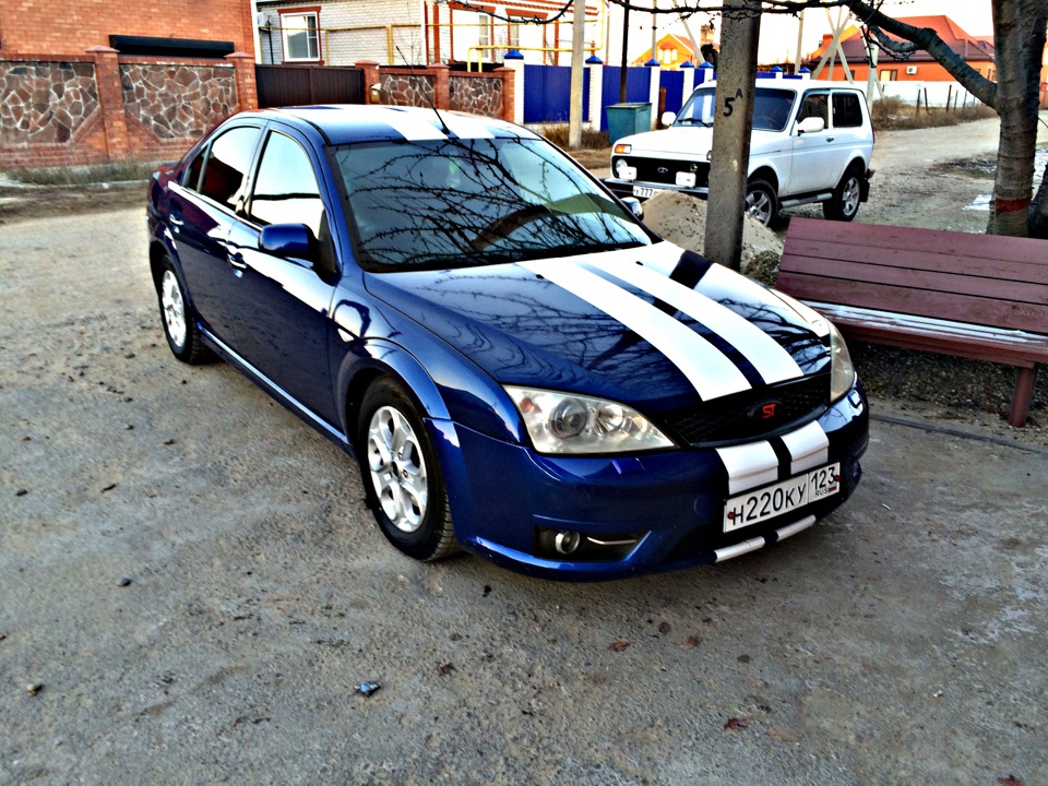 Ford Mondeo st220