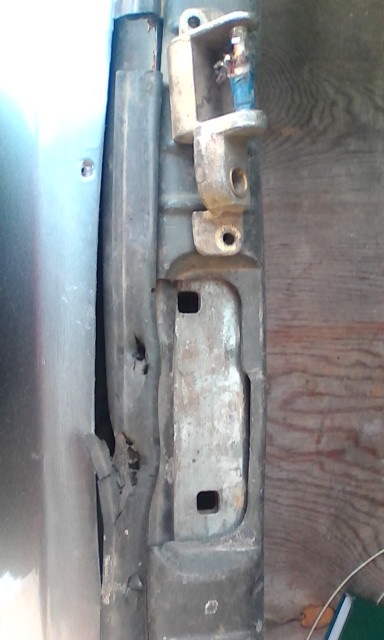 Заклинил замок багажника! — Lada 21124, 1,6 л., 2008 года | своими ...