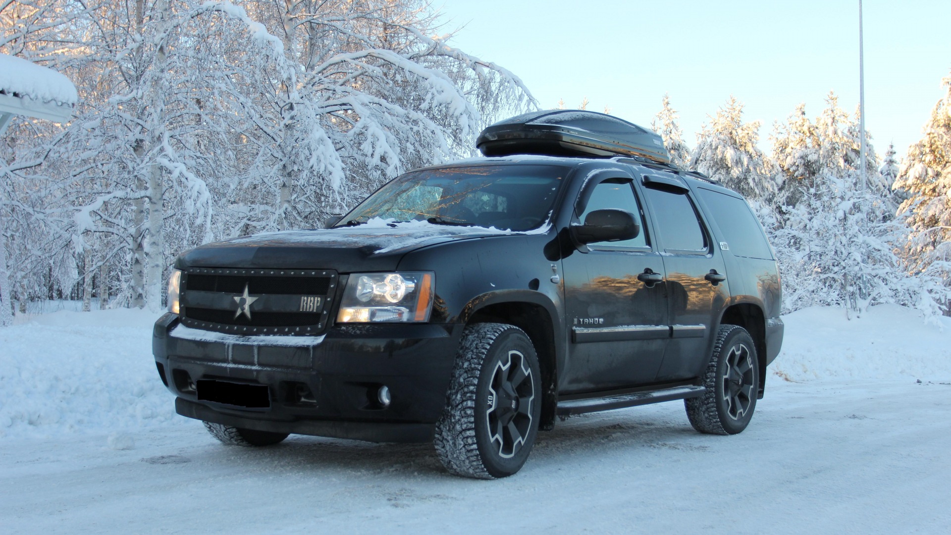 Chevrolet Tahoe на гусеницах