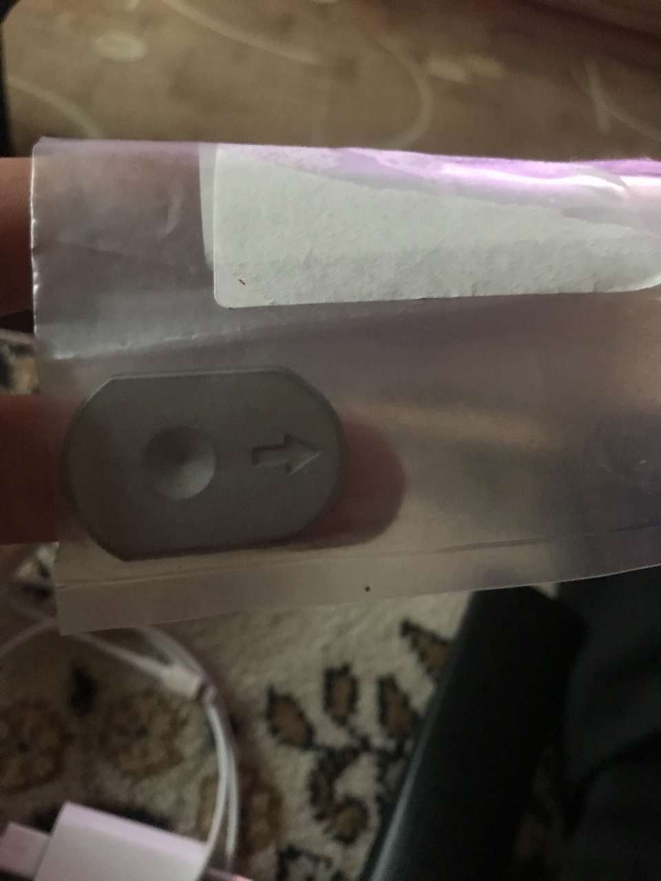 Зеркало салонное заднего вида дэу матиз. 31AAAgKAiuA 960. Зеркало салонное заднего вида дэу матиз фото. Зеркало салонное заднего вида дэу матиз-31AAAgKAiuA 960. картинка Зеркало салонное заднего вида дэу матиз. картинка 31AAAgKAiuA 960. Когда я купил своего железного пони, я был под впечатлением, как и любой человек пересевший с Ваза. Поэтому только спустя день или два я заметил, что слишком уж хороший обзор за рулем, причиной чего являлось отсутствие салонного зеркала!😁 Первым делом полез на Автодок и Экзист в поисках оригинала, но как увидел ценники на GM зеркала, резко перехотелось и продолжил ездить без него, благо и боковых зеркал вполне хватало. Но спустя три месяца мой внутренний идеалист не захотел мириться с тем, что автомобиль не полноценный и я решился заказать оригинал за 1000 деревянных. Но здесь меня ждала удача: на Экзисте появилась китайская копия за 300 с копейками, чем я не мог не воспользоваться и заказал его.