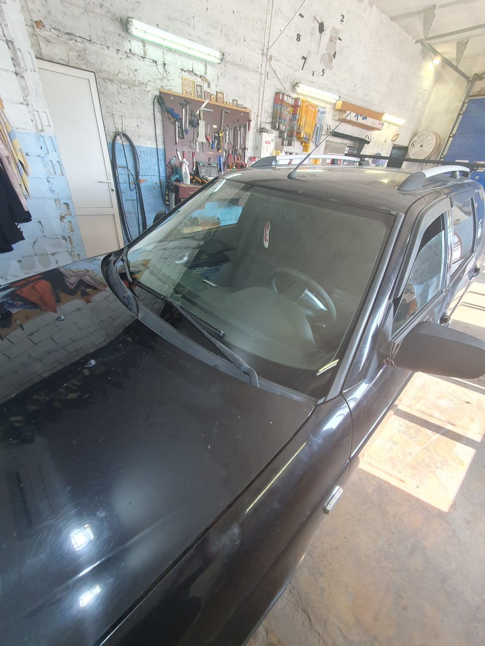 Замена лобового стекла — Lada Приора универсал, 1,6 л, 2012 года ...