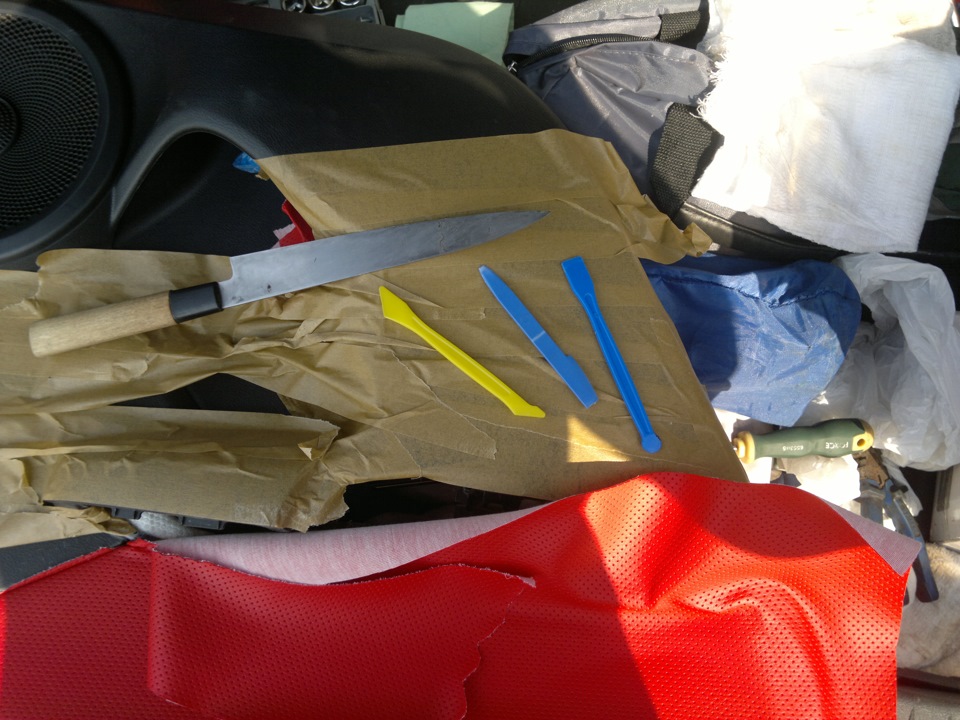 Стеки и нож. Нож нужен очень острый. Мне канцелярским работать не понравилось, так что взял этот. — Honda Civic Hatchback (8G)