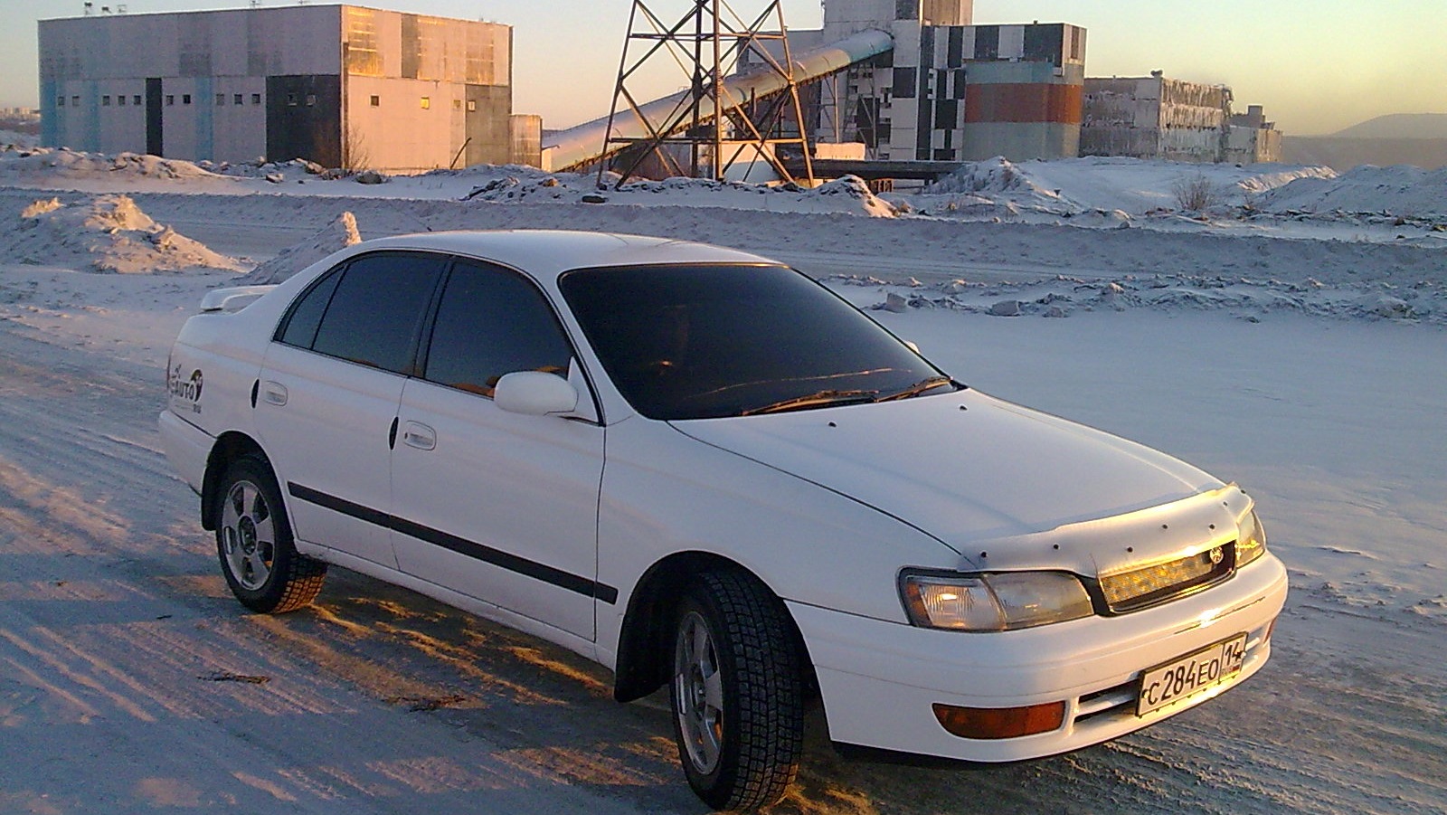 Авто Toyota Corona бочка