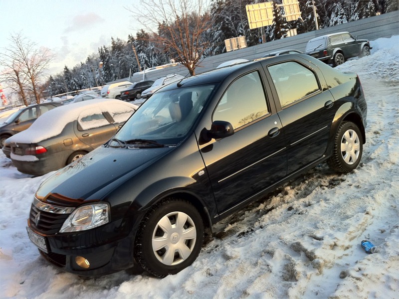 Меняю логан на. Боровик на Логан. Юмор меняю Логан на. Можно поменять Renault Logan 1 2005 года.