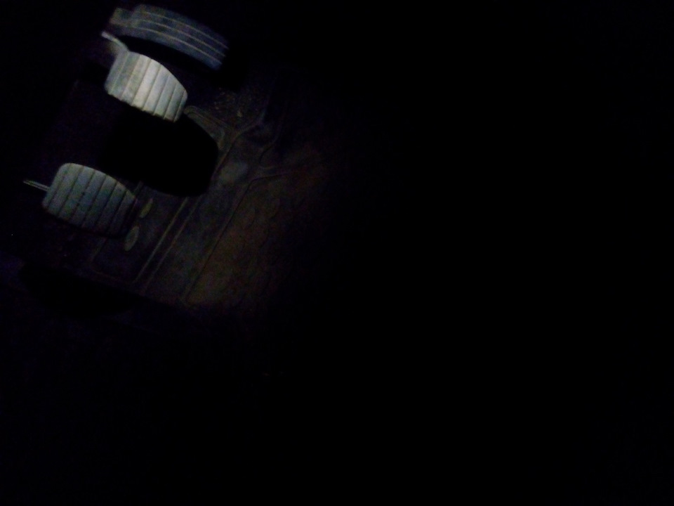 Вежливая подсветка ног водителя и пассажира плюс подсветка зеркал — DRIVE2