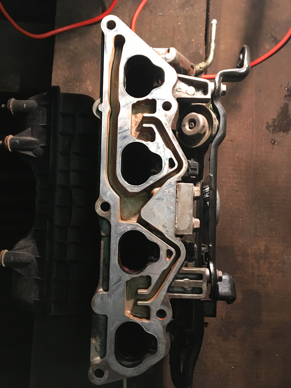 Чистка каналов ЕГР во впускном коллекторе. — Honda Civic Coupe (7G), 1 ...