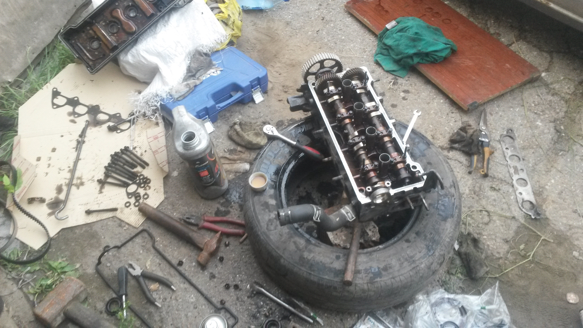 Заглушка на блоке цилиндров — Toyota Corolla Spacio (E110), 1,6 л, 1998 ...