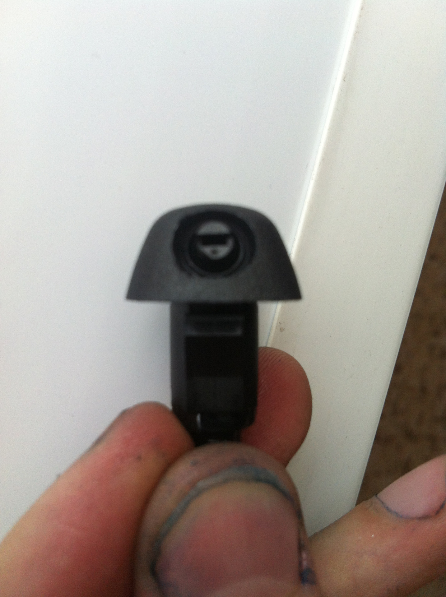 как снять форсунку омывателя форд эксплорер 5. фарсунказаднего стекла хонда торнео. форсунки омывателя аккорд 7. форсунки омывателя аккорд 7. омыватель фар аккорд 7.