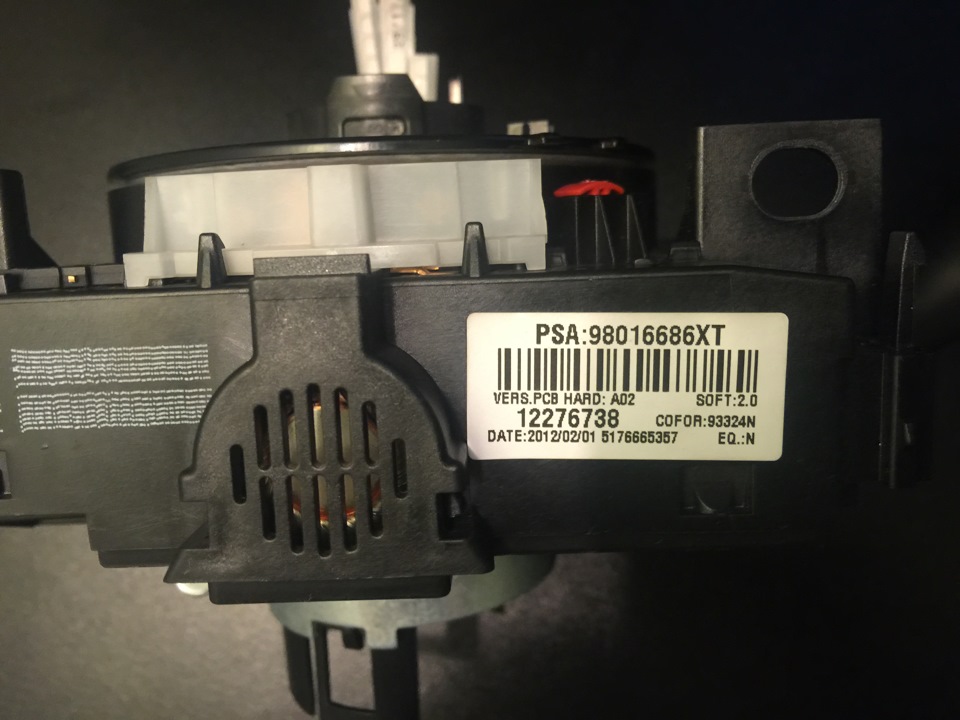 парт номер: 98 016 686 xt — Peugeot 308 (1G). Запчасти на фото: 98016686XT