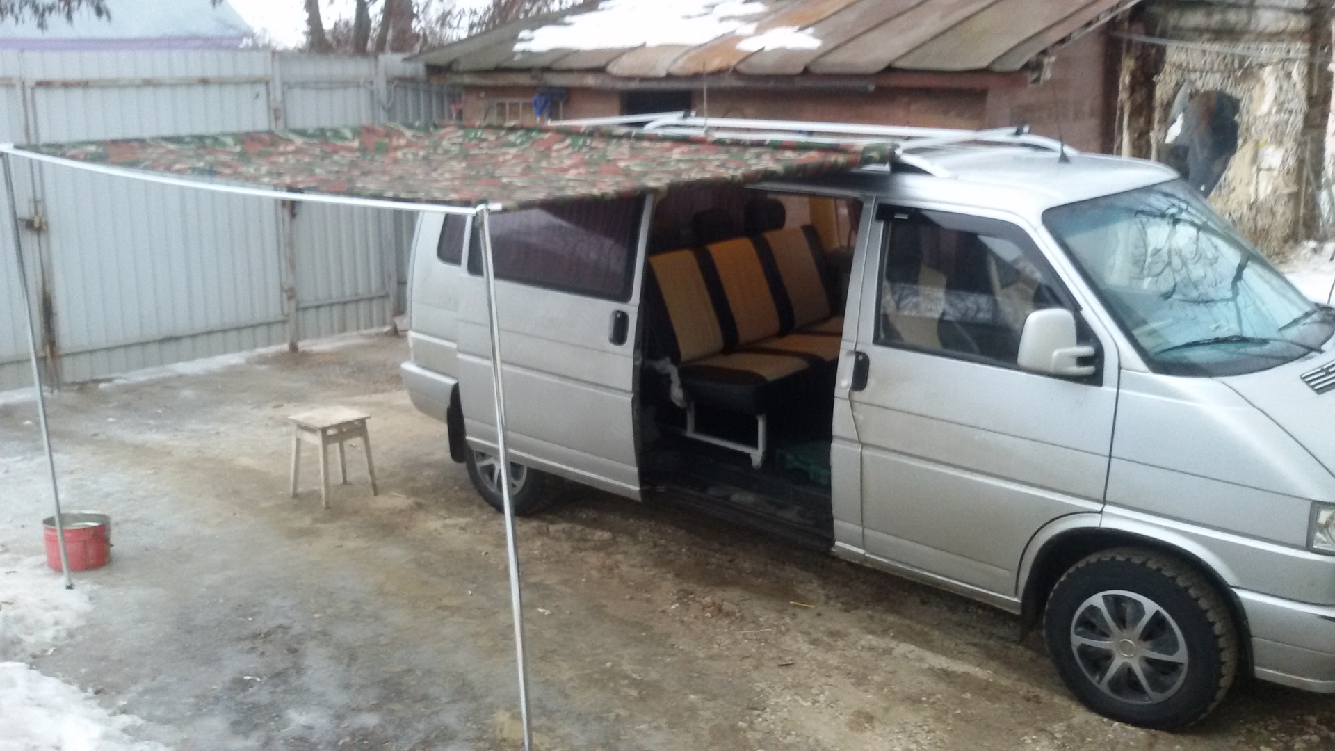 T 4 l. VW t4 маркиза. Маркиза Фольксваген т4. Маркиза на Volkswagen t4. Тент на Фольксваген Транспортер т4.