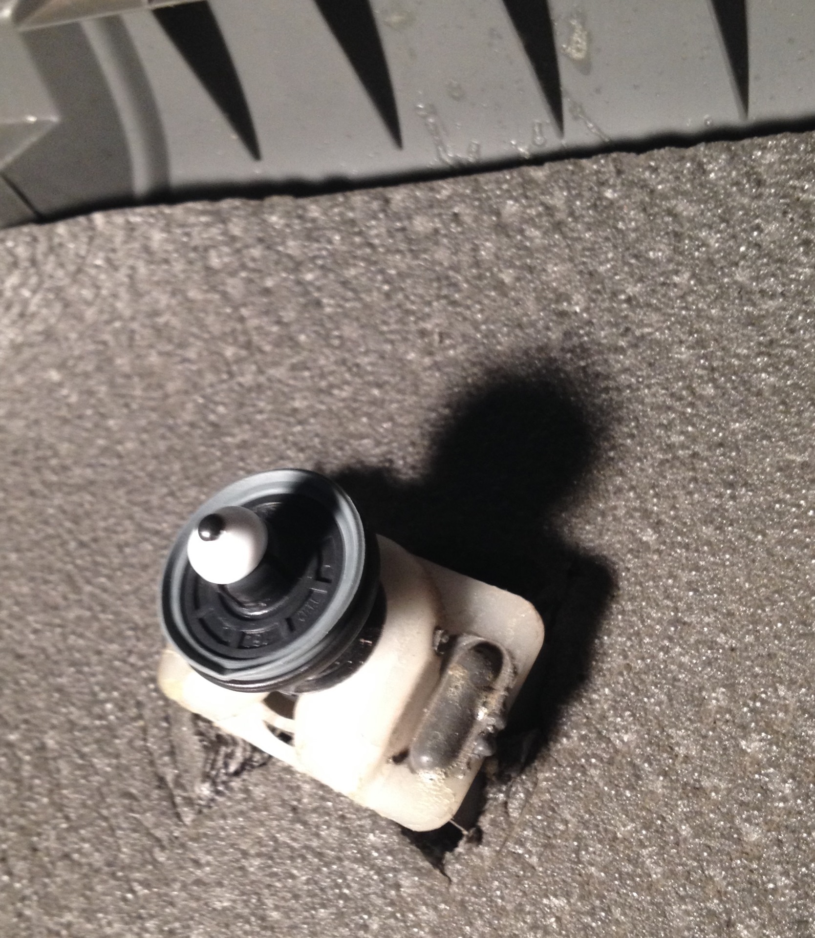 6Q0868243 клипса обшивки двери