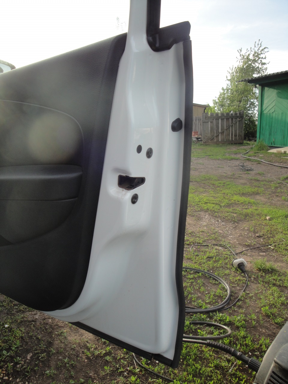 Грязь внутри капота, переехала) — Volkswagen Polo Sedan, 1,6 л, 2012 ...