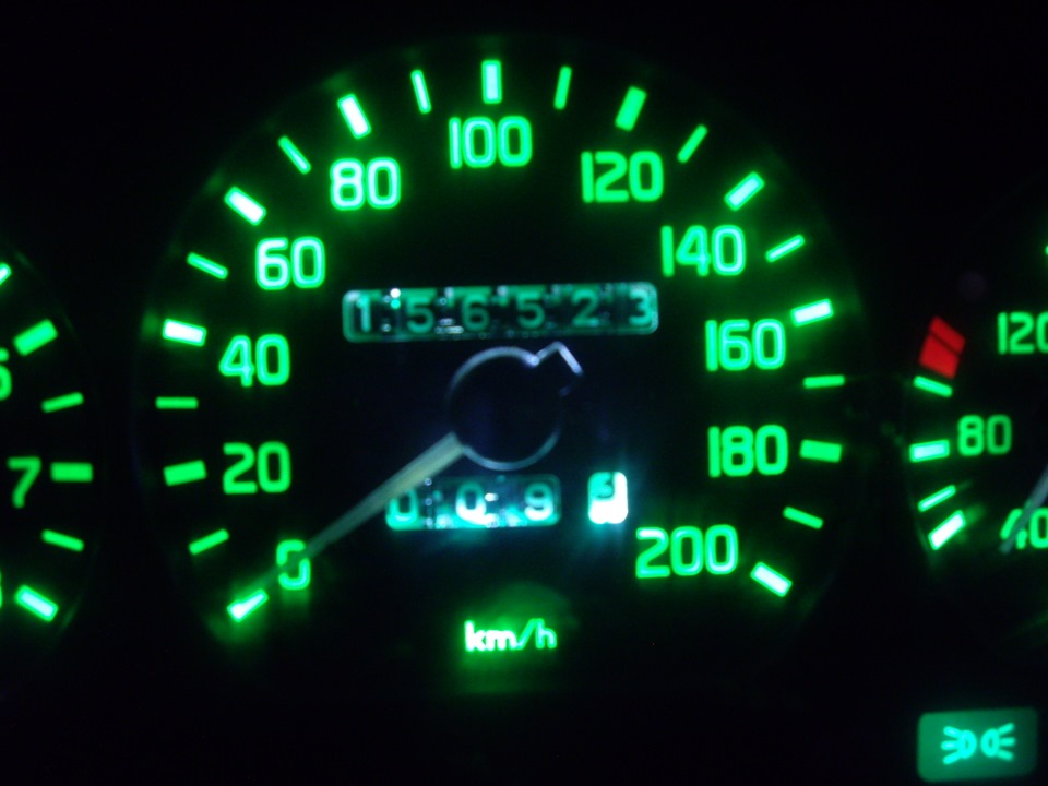 Лампочка в панели приборов газ 3110. Контрольные лампы газ 3110. Подсветка приборной панели газ 31105. Подсветка торпеды газ 3110. Лампа газ 3110.