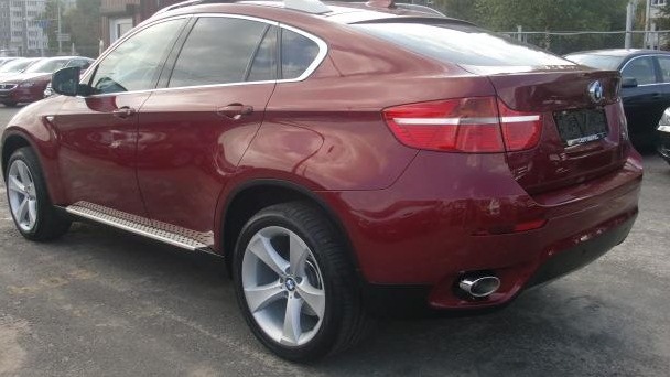 Bmw x6 красная