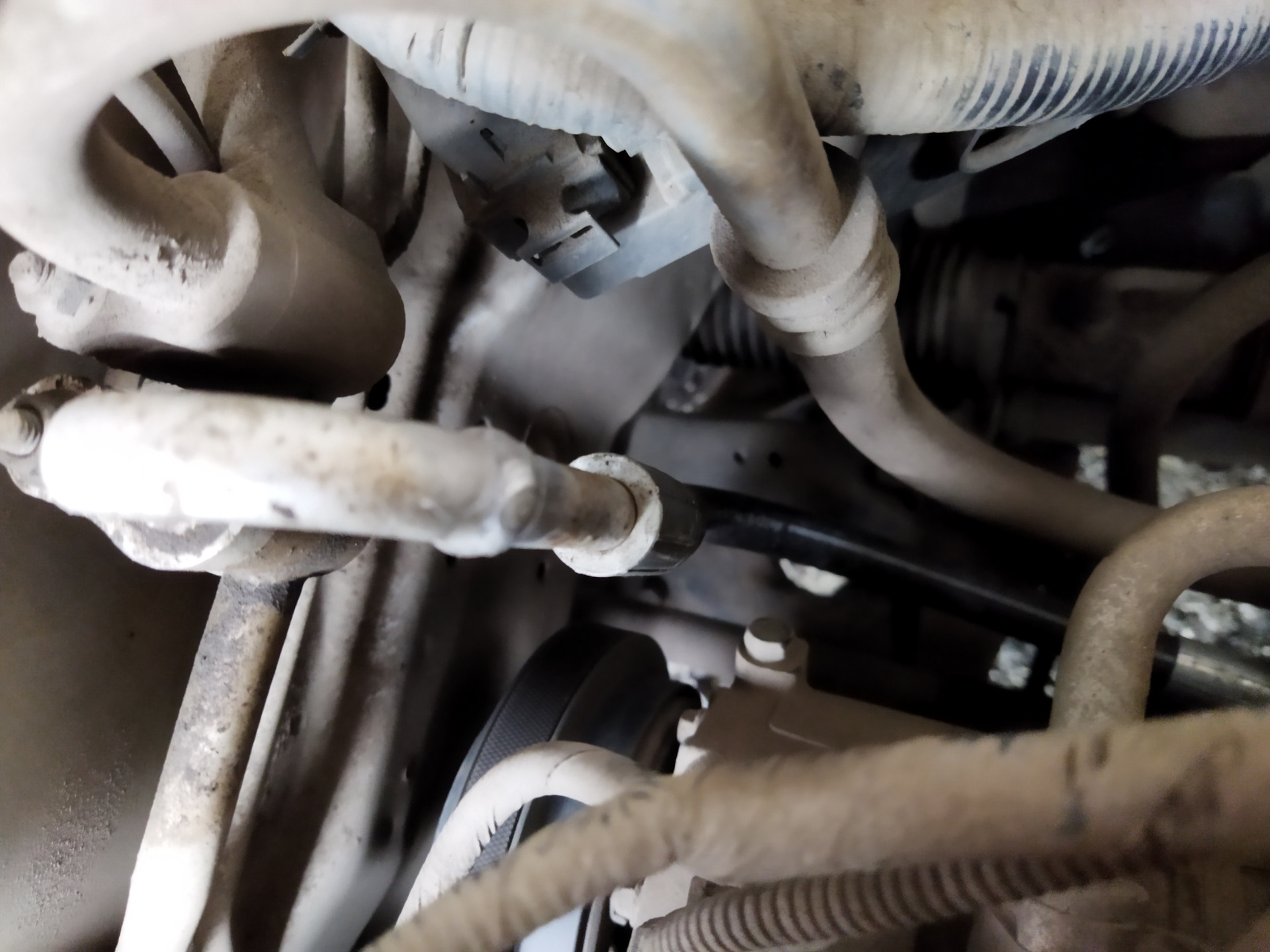 Ремонт шланчика кондиционера — Hyundai Sonata IV (EF), 2 л, 2008 года ...