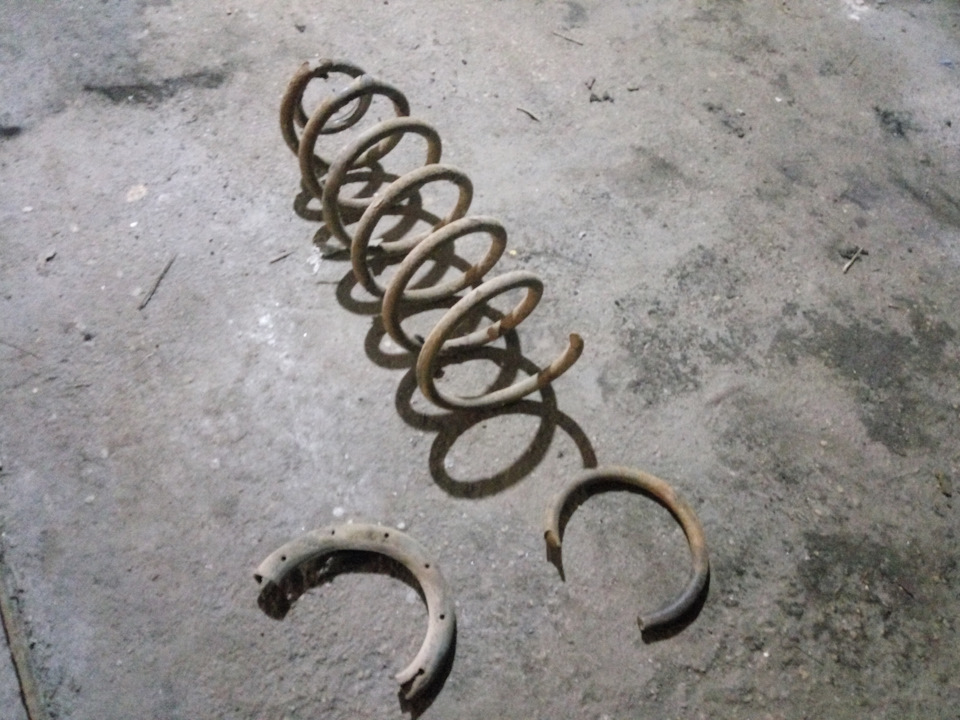 Лопнула задняя пружина, заменил на 2 б/у — FIAT Ulysse I, 2,1 л, 1998 ...