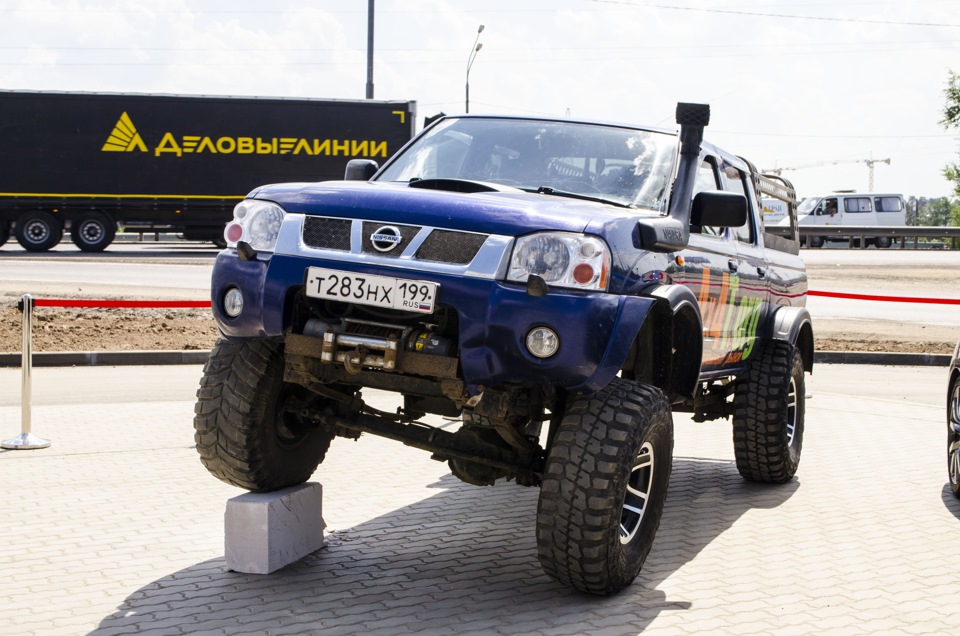 Открытие автосалона АЗР Моторс Пушкино — Nissan X-Trail I (t30), 2 л ...