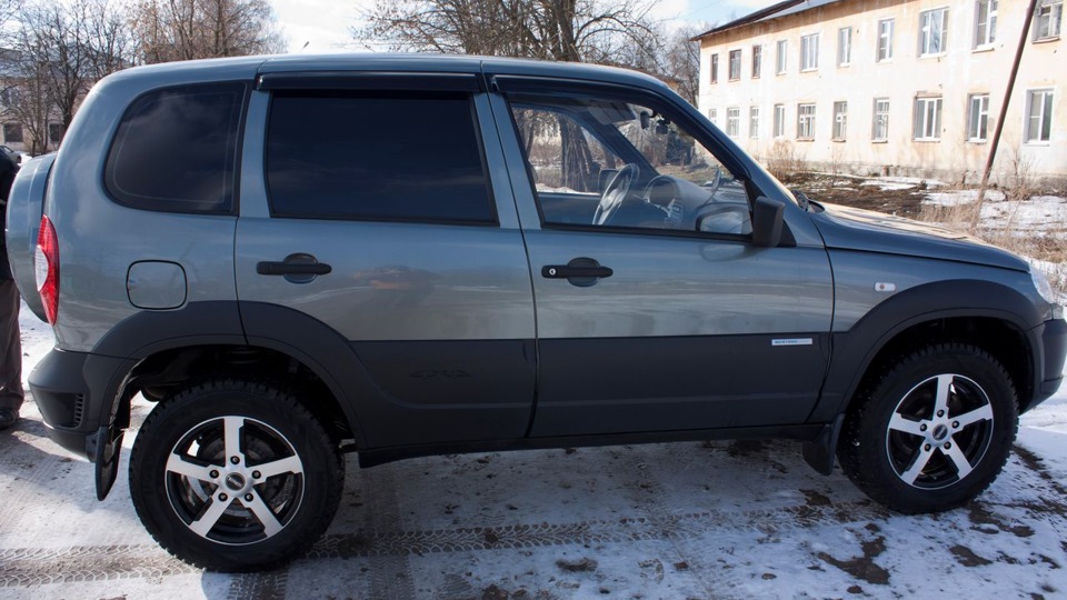 Chevrolet Niva 1.7 бензиновый 2011 | на DRIVE2