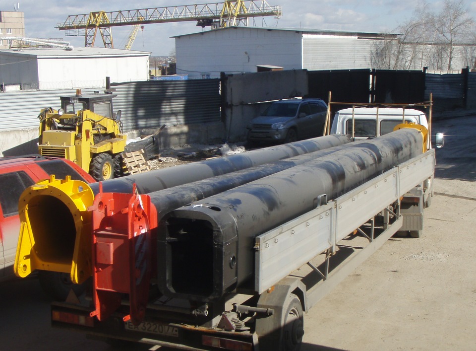 три секции от стрелы крана длиной 9 метров Ивановец — ГАЗ Газель, 2,8 л ...
