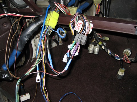 Splicing the wiring  - Toyota Cresta 25 L 1984