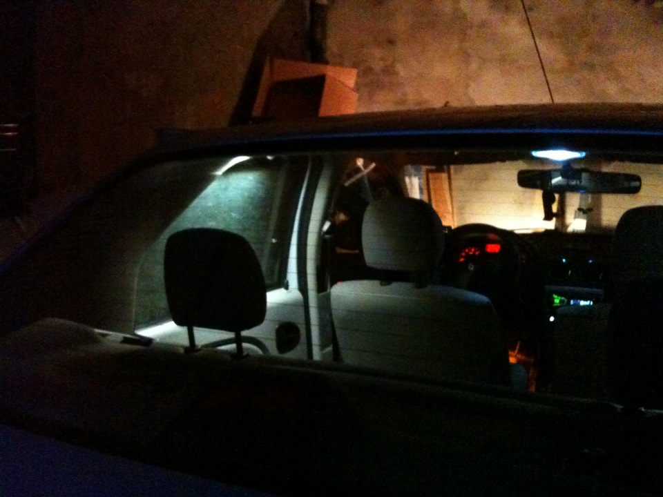 Переделка света задних пассажиров завершена — Renault Logan (1G), 1,4 л ...