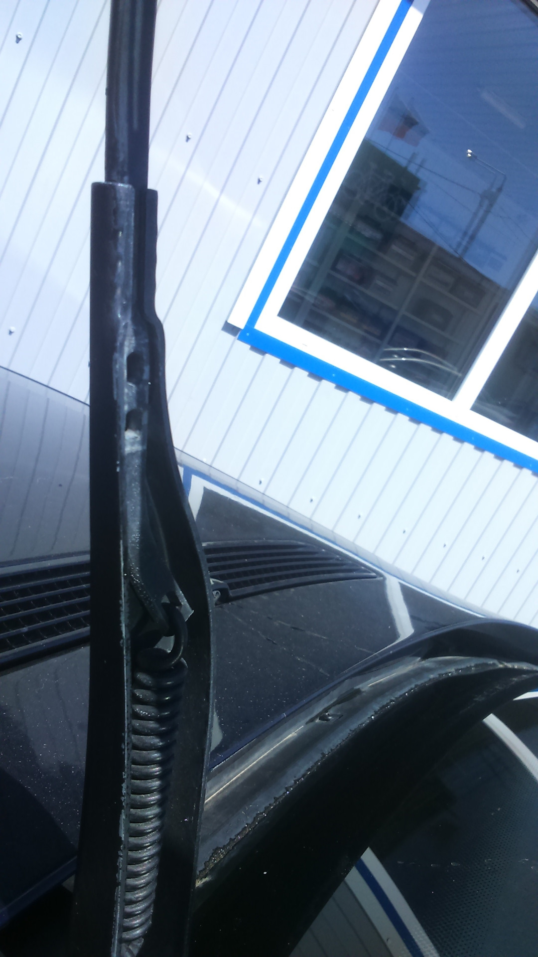 ЗАМЕНА ЩЕТОК СТЕКЛООЧИСТИТЕЛЯ — BMW 7 series (E38), 2,8 л, 2000 года ...