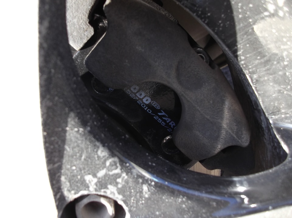 Замена передних накладок и задних колодок. Переобулся. — Lada 2115, 1,6 ...