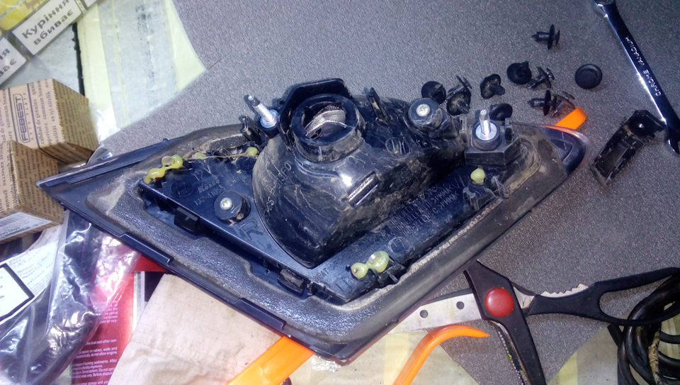 Запотевание задних фонарей — Mazda 6 (2G) GH, 2 л, 2008 года | другое ...