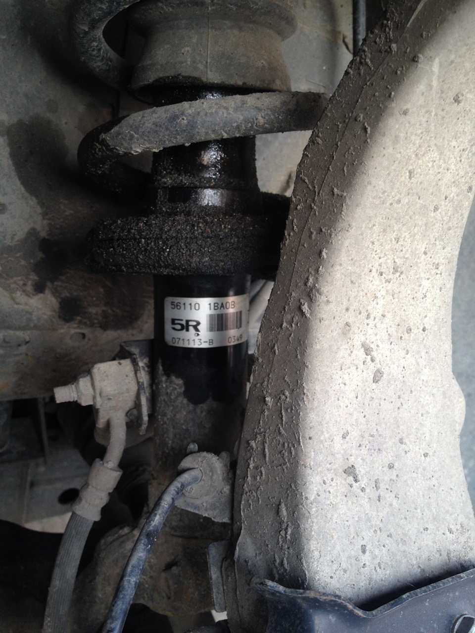 Вот еще нежданчик… Потекла передняя правая стойка!((( — Infiniti EX, 3 ...