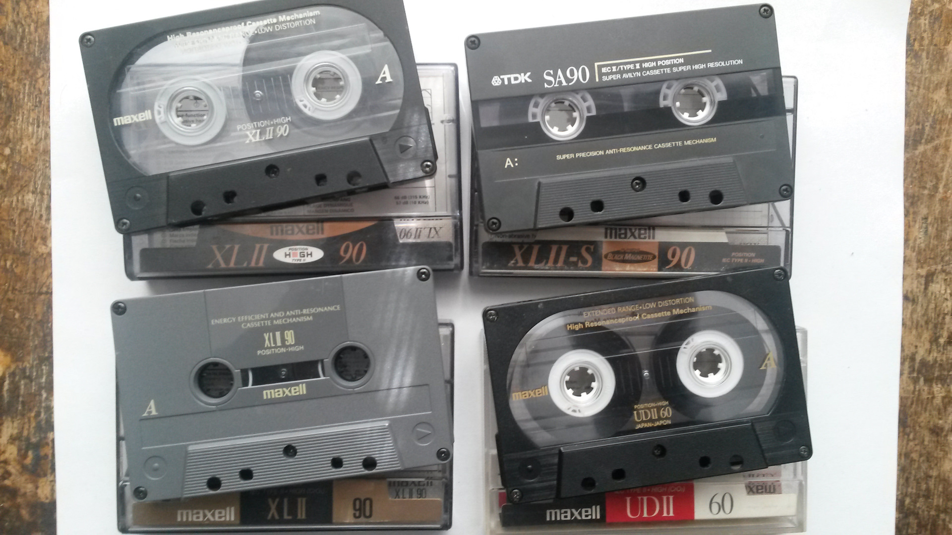 Сборники музыки в машину 90 х. Кассета для магнитофона Nirvana Gold 2. Кассета Gala MG-90. Кассета для магнитофона Gold Star. Старые кассеты для магнитофона Союз 21.