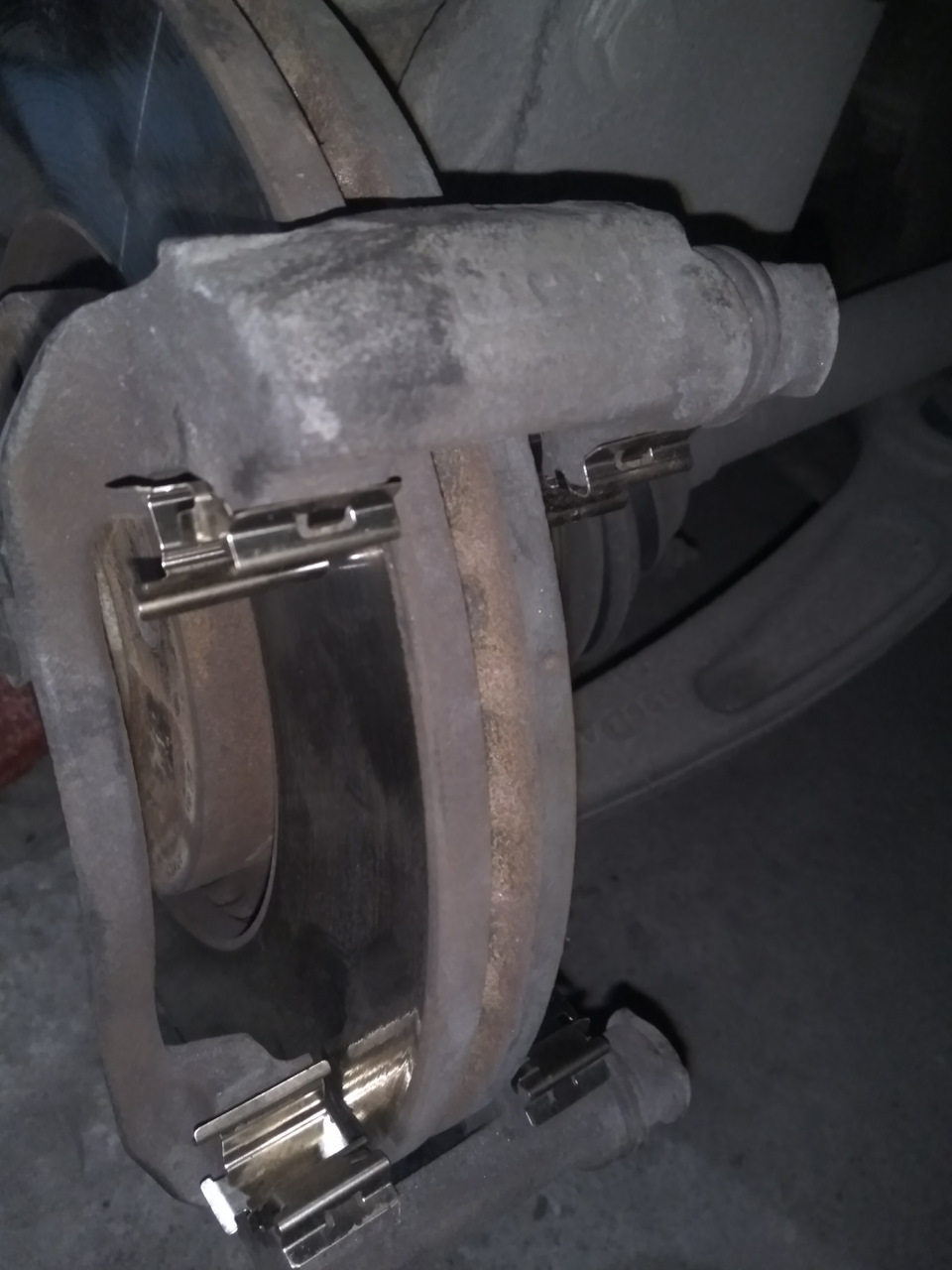 Стучат передние колодки? -тебе сюда) — Peugeot 307, 2 л, 2006 года ...